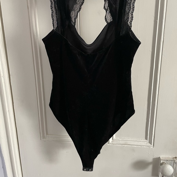 Velour black bodysuit - Picture 3 of 4